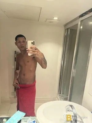 Bisexual Escort Luis Felipe 21yr - licking