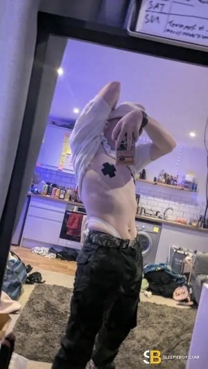 Gay Escort Rylie 20yr - gangbang