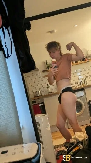 Gay Escort Rylie 20yr - trios