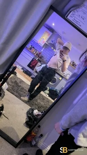 Gay Escort Rylie 20yr - secretaries