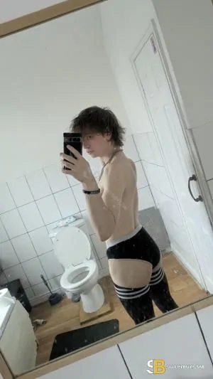 Gay Escort Rylie 20yr - exhibitionist