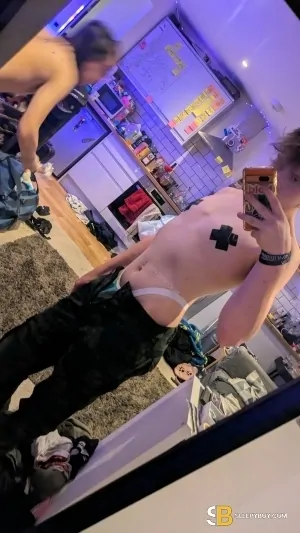 Gay Escort Rylie 20yr - exhibitionist