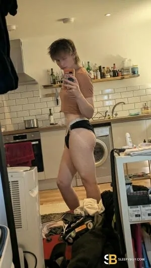 Gay Escort Rylie 20yr - cum on face