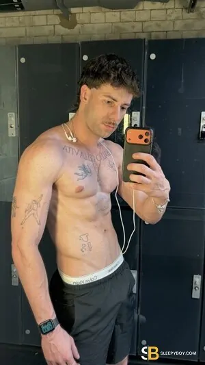 Bisexual Escort Tony 24yr - trios
