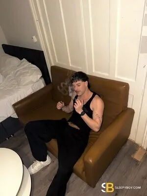Bisexual Escort Tony 24yr - gangbang