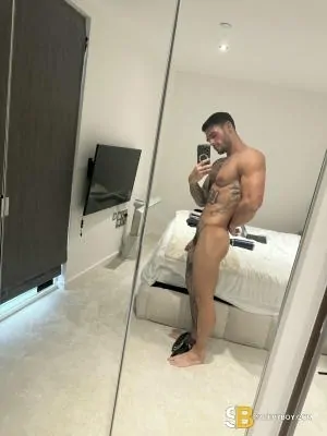 Bisexual Escort Reece 28yr - double penetration