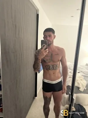 Bisexual Escort Reece 28yr - trios