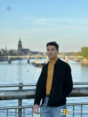 Gay Escort Albert 23yr - role