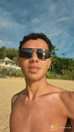Gay Escort Albert 23yr - licking