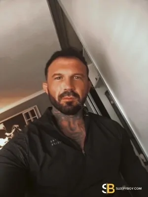 Bisexual Escort Ralph 35yr - exhibitionist