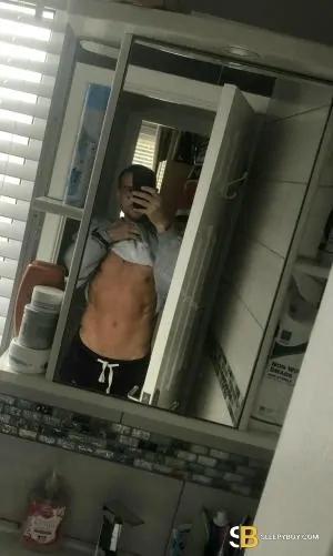 Gay Escort Stephen 28yr - spitting