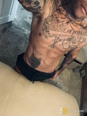 Gay Escort Ethan 38yr - role