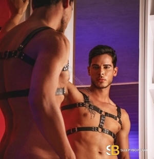 Gay Escort Hugo Ferrari 24yr - double penetration