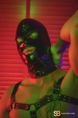 Gay Escort Hugo Ferrari 24yr - gangbang