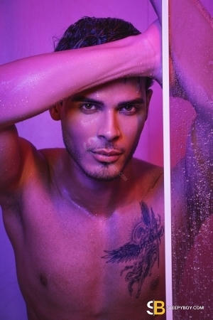 Gay Escort Hugo Ferrari 24yr - double penetration