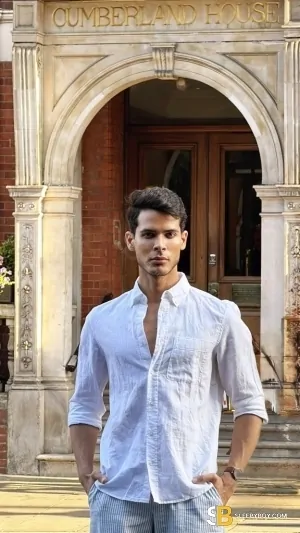 Gay Escort Hugo Ferrari 24yr - double penetration