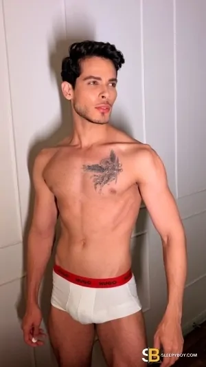 Gay Escort Hugo Ferrari 24yr - trios