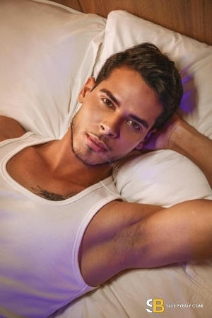 Gay Escort Hugo Br Last Day 24yr - double penetration