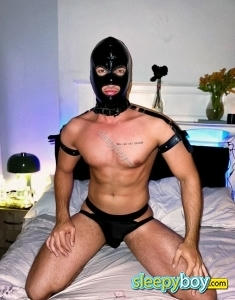 male escort Bristol Hugo Xxl