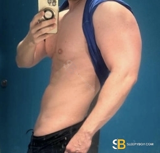 Bisexual Escort Mateusz Pyrkosz 29yr - role