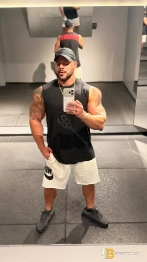 Gay Escort Bruno Top Boy 26yr - sucking