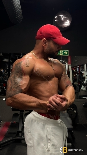 Gay Escort Bruno Top Boy 26yr - role