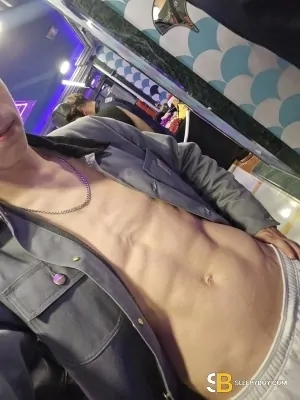 Gay Escort Ethan 21yr - blowjob