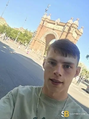 Gay Escort Ethan 22yr - role