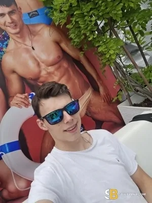 Gay Escort Ethan 21yr - rimming