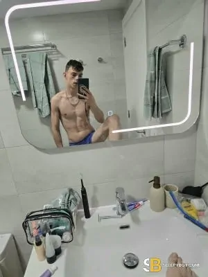 Gay Escort Ethan 21yr - role