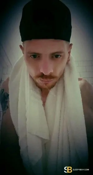 Bisexual Escort Kieron 36yr - gangbang