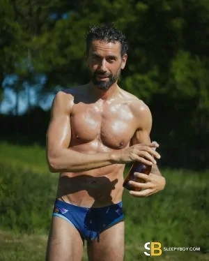 Gay Escort Sergio 45yr - licking