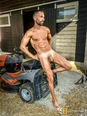 Gay Escort Sergio 45yr - double penetration