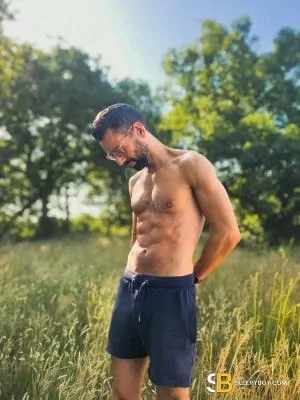 Gay Escort Sergio 45yr - double penetration