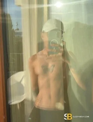 Gay Escort Matteo 22yr - role