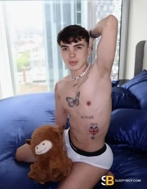 Gay Escort Matteo 22yr - role