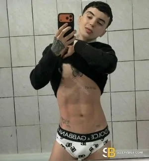 Gay Escort Matteo 22yr - role