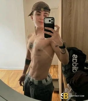 Gay Escort Matteo 22yr - role