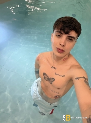 Gay Escort Matteo 22yr - sucking