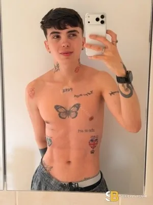 Gay Escort Matteo 22yr - role