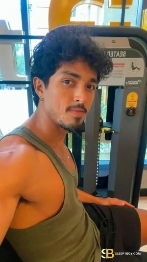Bisexual Escort Marcos 26yr - exhibitionist