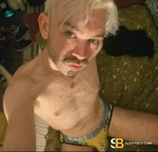 Gay Escort Dylan 34yr - gangbang