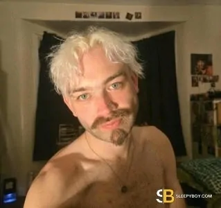 Gay Escort Dylan 34yr - exhibitionist