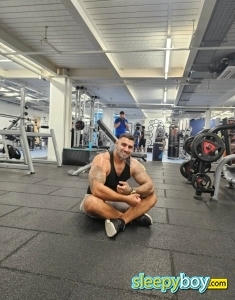 male rent boy Navan Darel