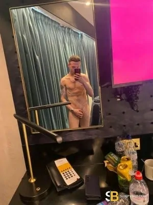 Bisexual Escort Adonis 25yr - role