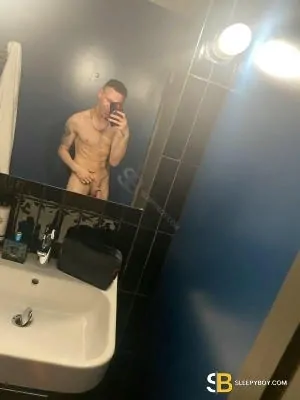 Bisexual Escort Adonis 25yr - trios