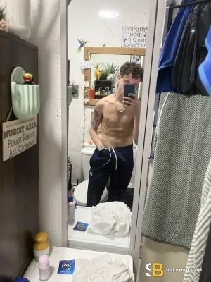 Bisexual Escort Adonis 24yr - trios