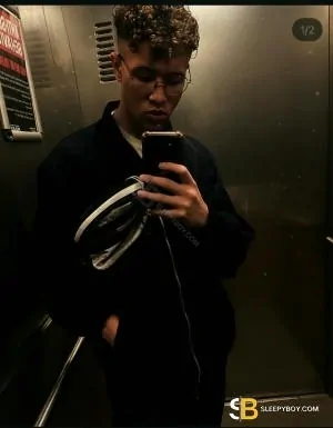 Bisexual Escort Adonis 24yr - double penetration