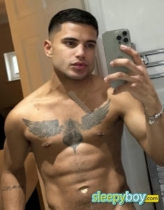 male escort London Enzo Túlio