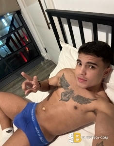 male escort Birmingham Enzo Túlio